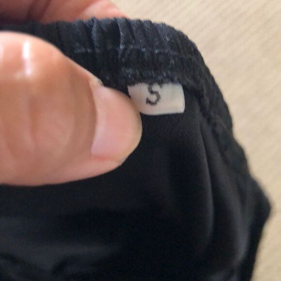 ⚡️ Black Off The Shoulder Ruffled Layered Dress ~ Size S ⚡️ - Picture 4 of 4